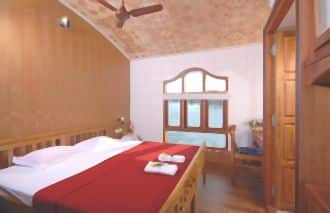 Kerala Canoe Tourism Houseboat, Alleppey 4